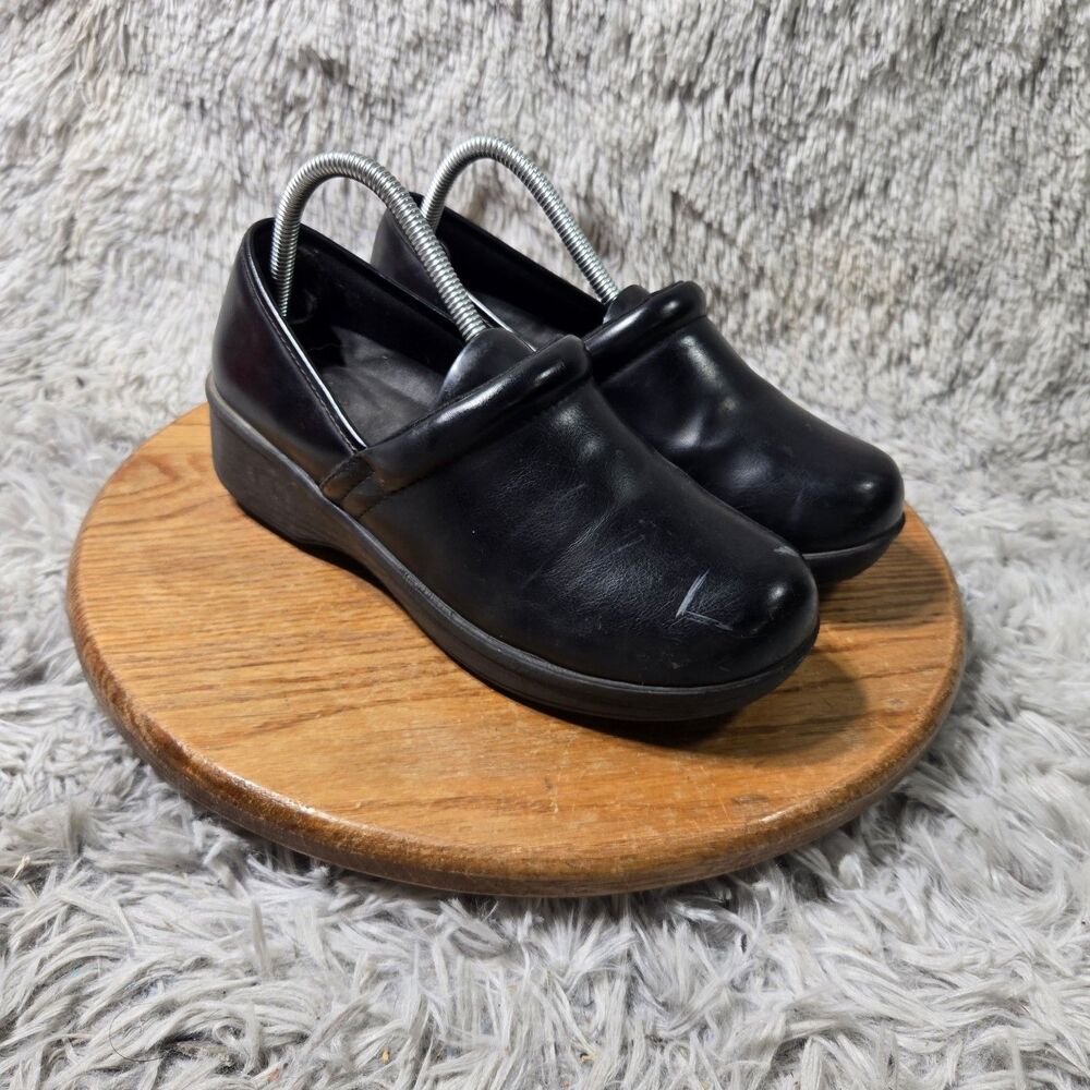 Safe T Step Slip Resistant Clog Womens Size 9W (Wide) Black Faux Leather Comfort